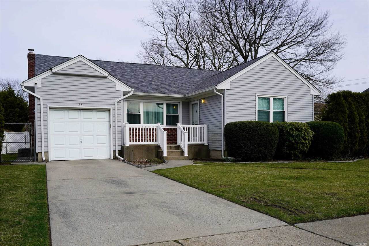 841 Cynthia Drive - Photo 1