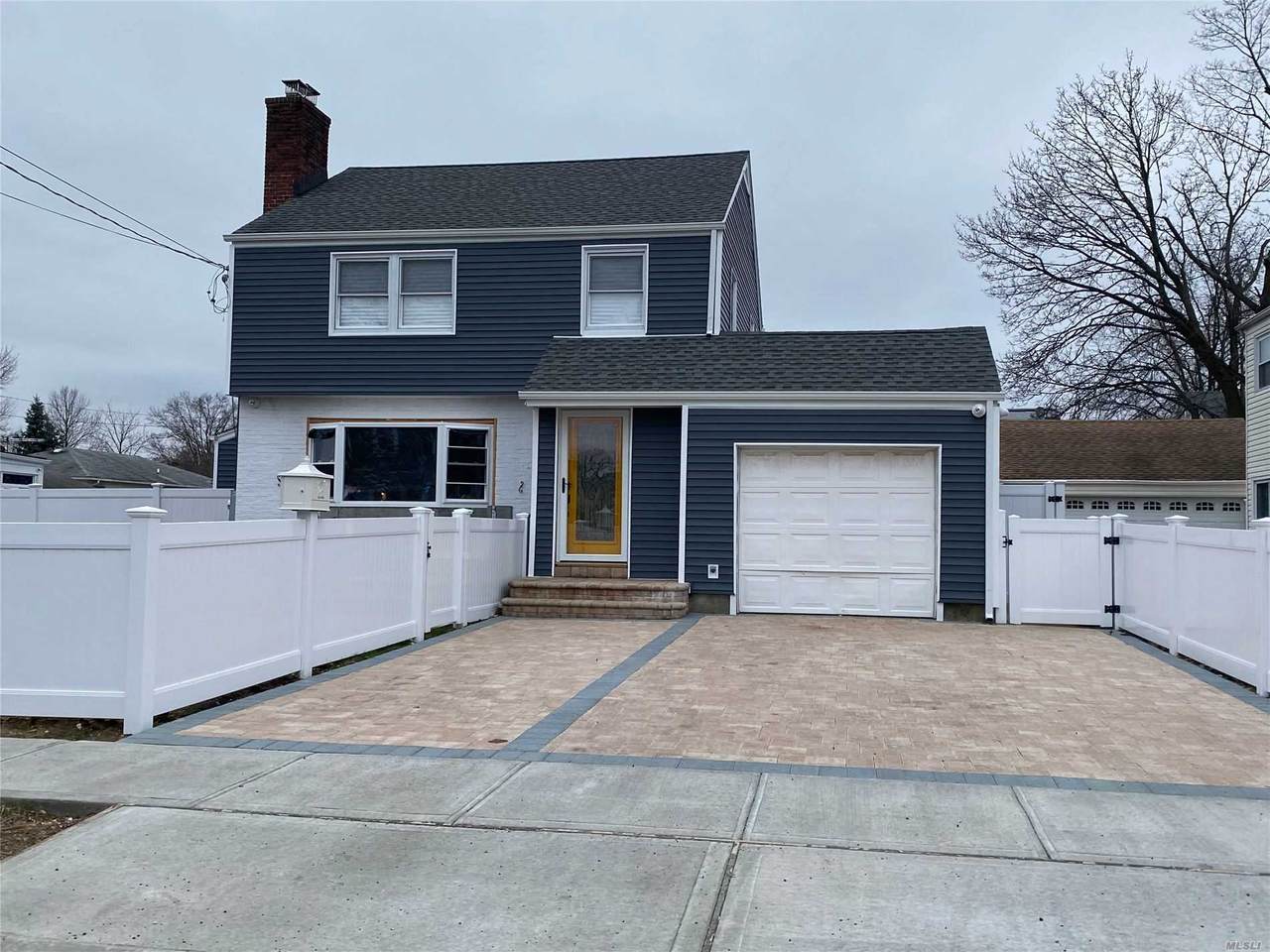 97 Holly Avenue - Photo 1