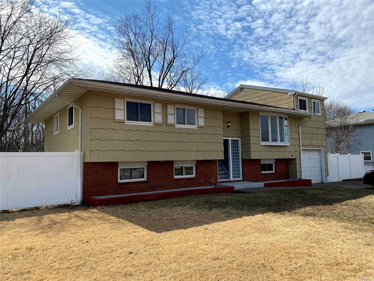 10 Russell Court - Photo 1