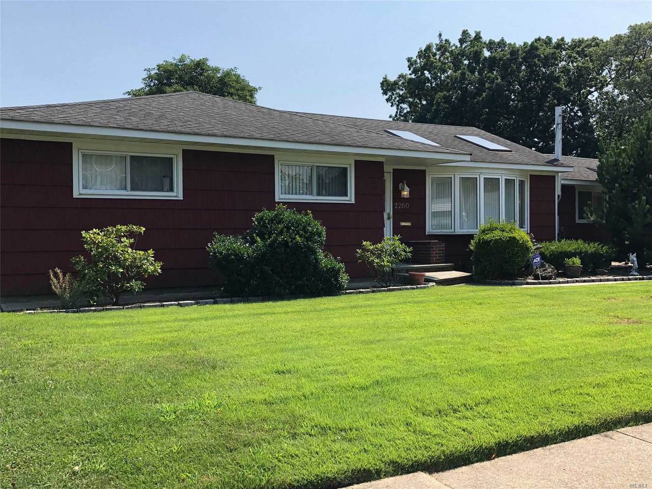 2260 Henry Street - Photo 1