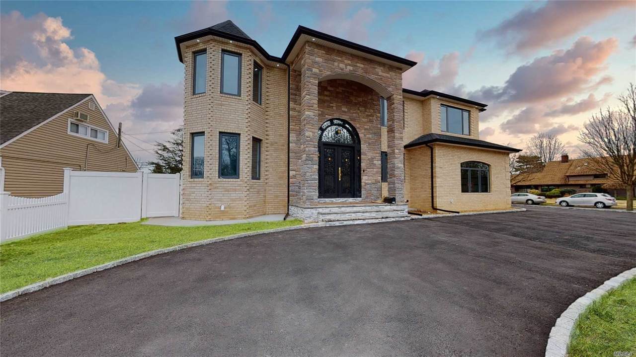197 Duckpond Drive - Photo 1