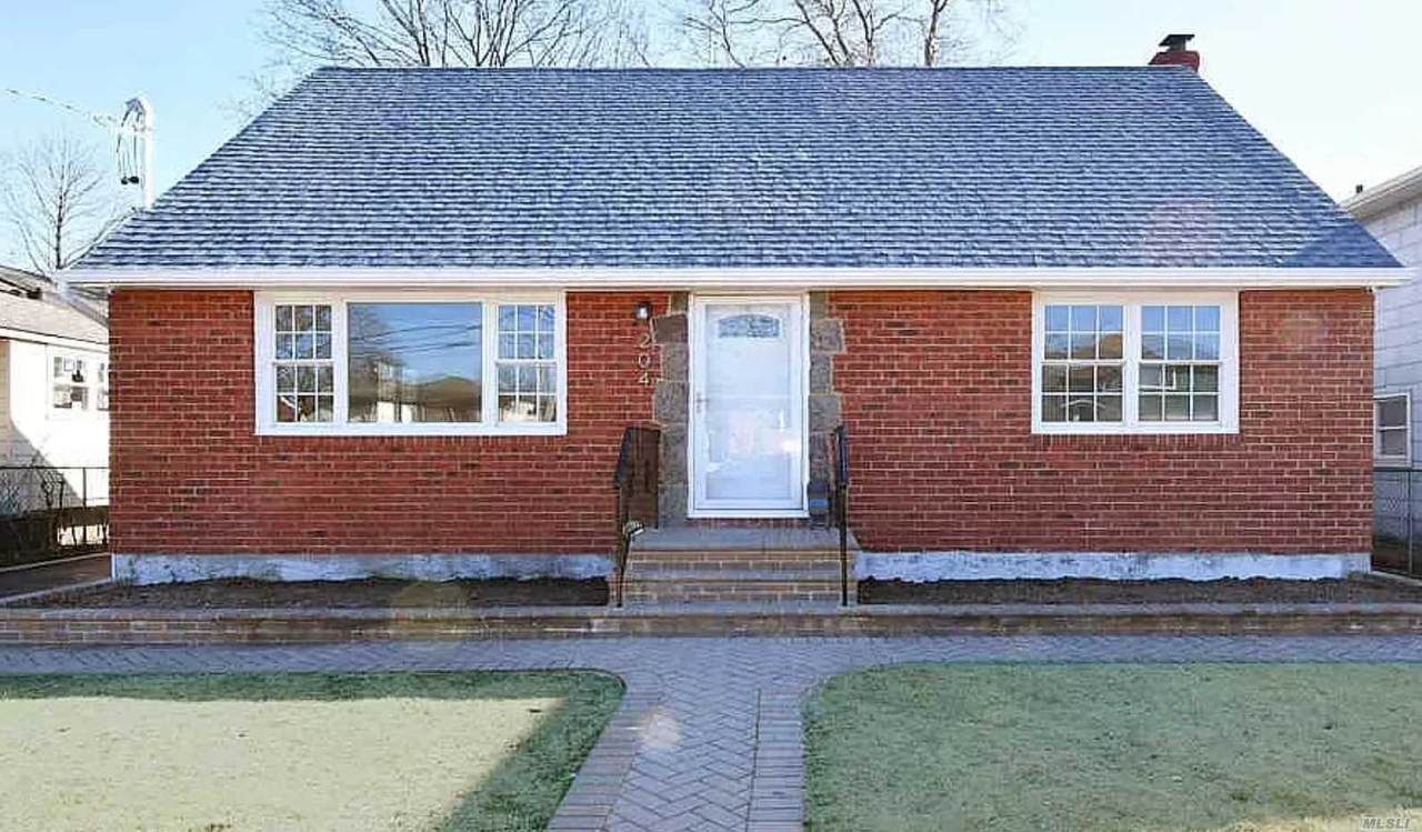 204 Brook St - Photo 1