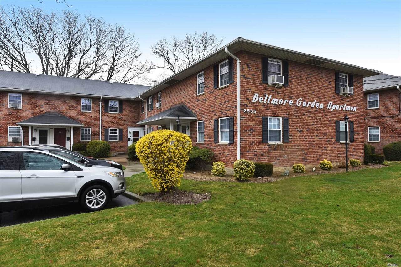 2533 Jerusalem Avenue - Photo 1