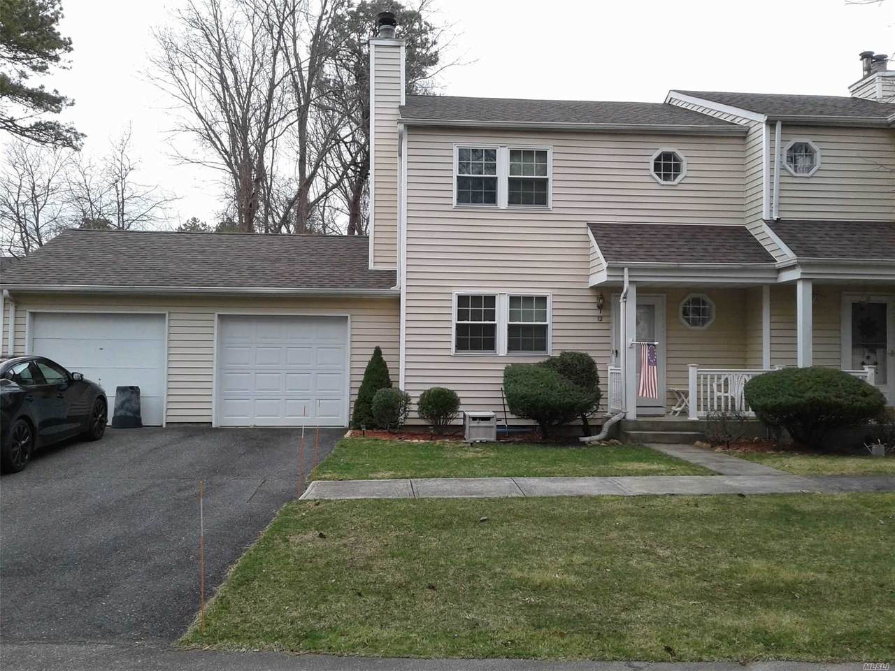 12 Franklin Commons - Photo 1