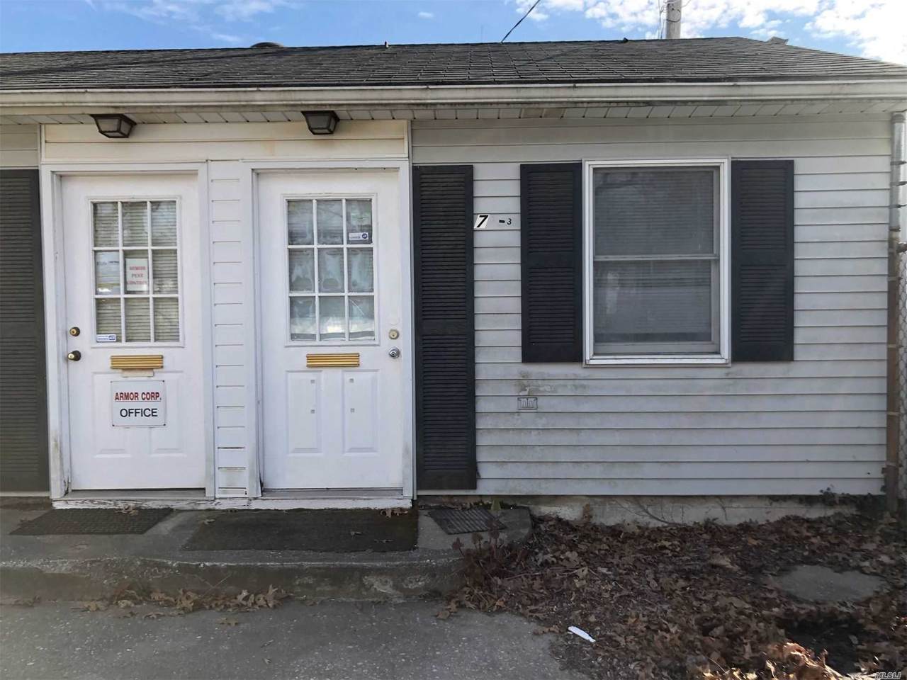 70 Comsewogue - Photo 1