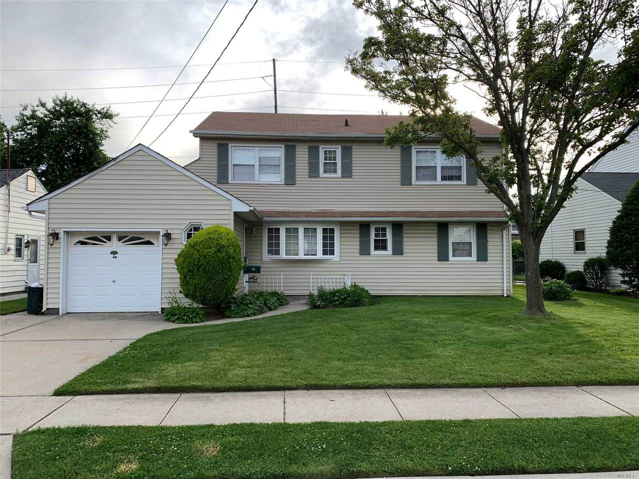 202 Gibson Blvd - Photo 1