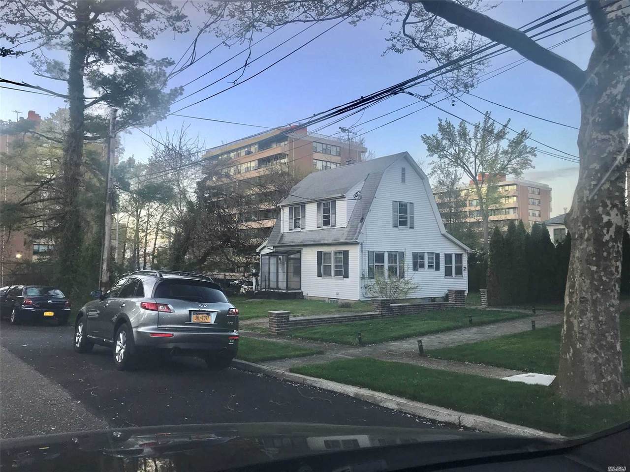 10-33 Burton Street - Photo 1