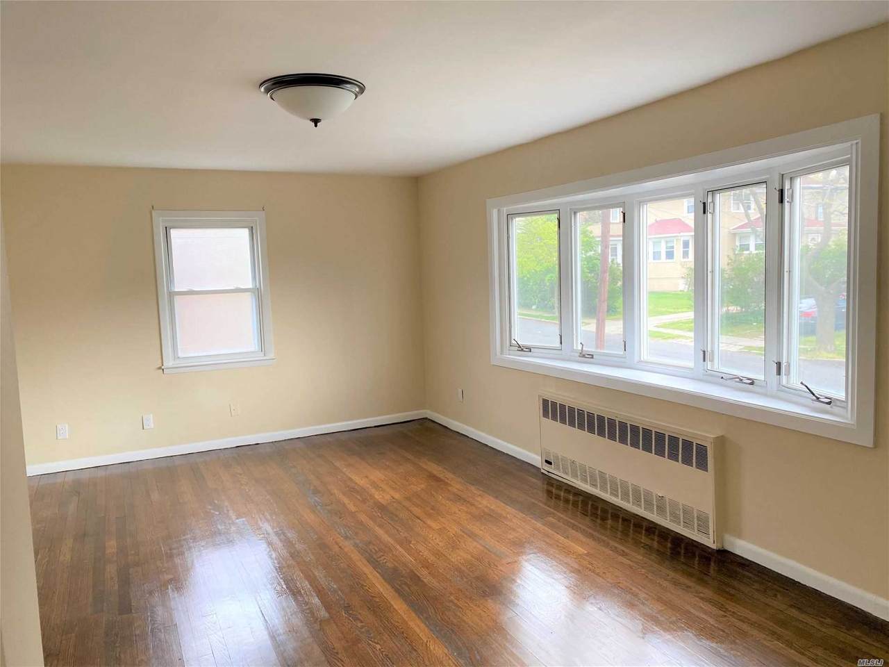 14-27 Waterloo Pl - Photo 1
