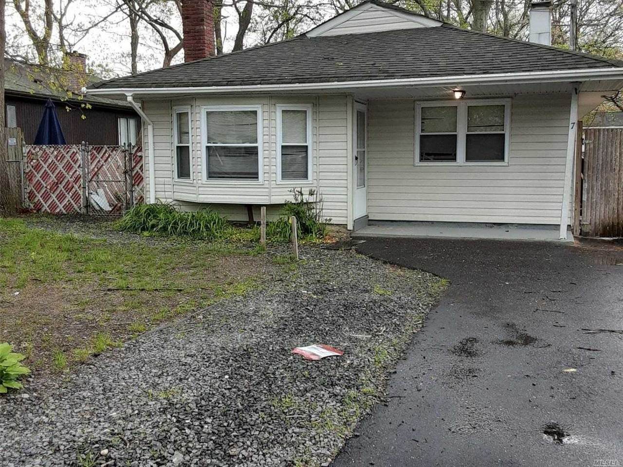 7 Pennwood Drive - Photo 1