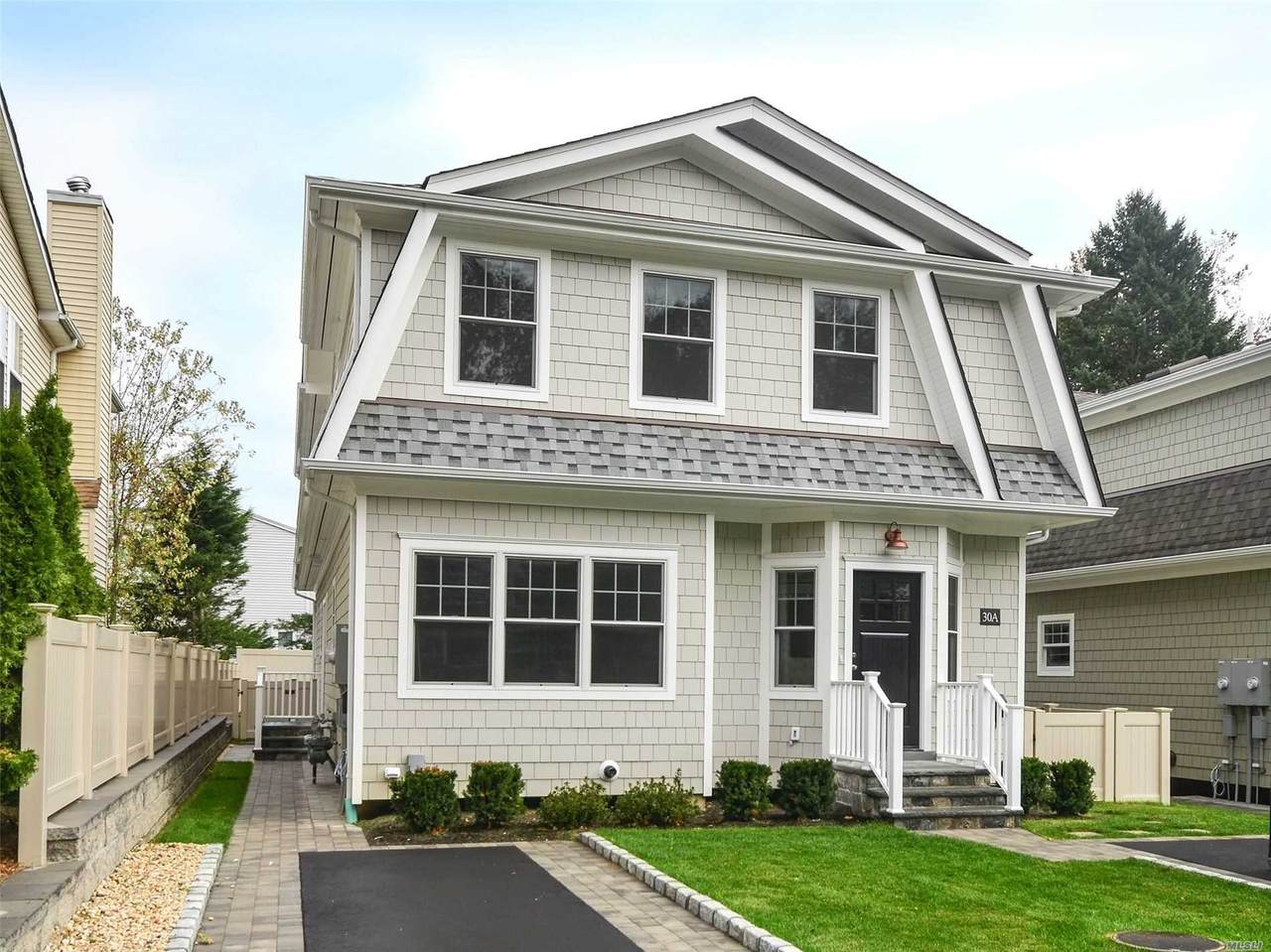30 Dunes Lane Front - Photo 1