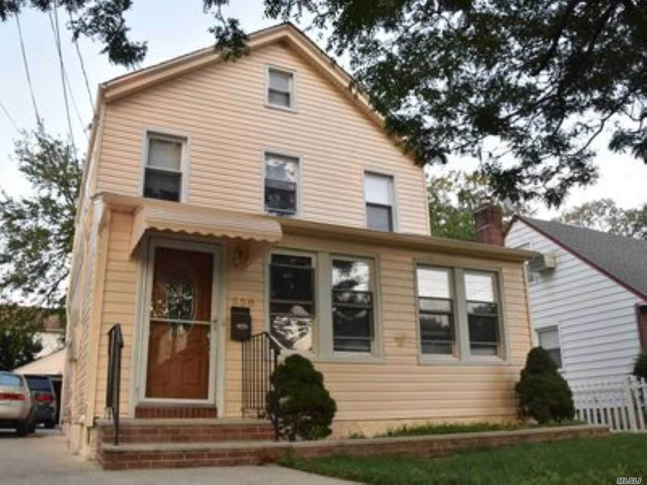 558 3rd Street - Photo 1