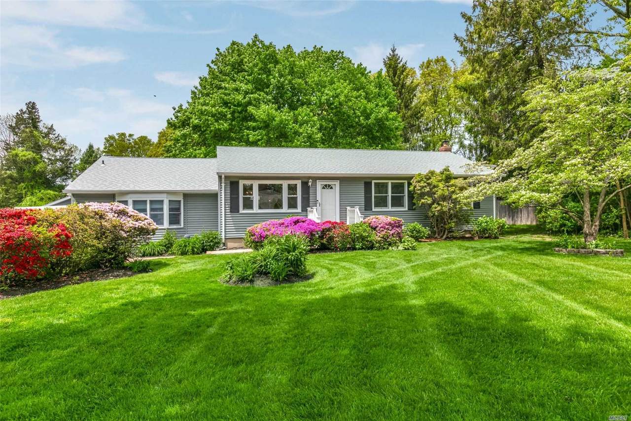 4 Woody Lane - Photo 1