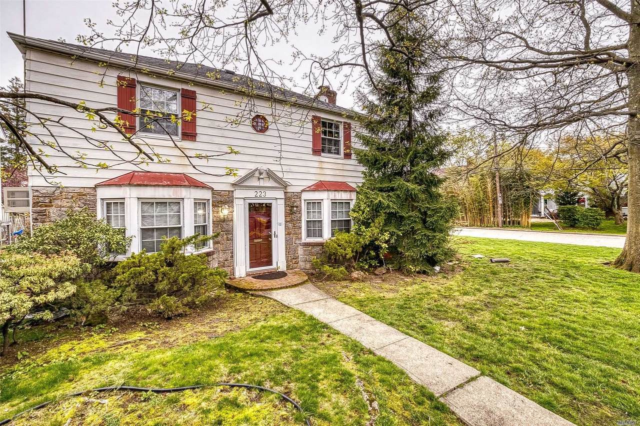 223 Windsor Lane - Photo 1