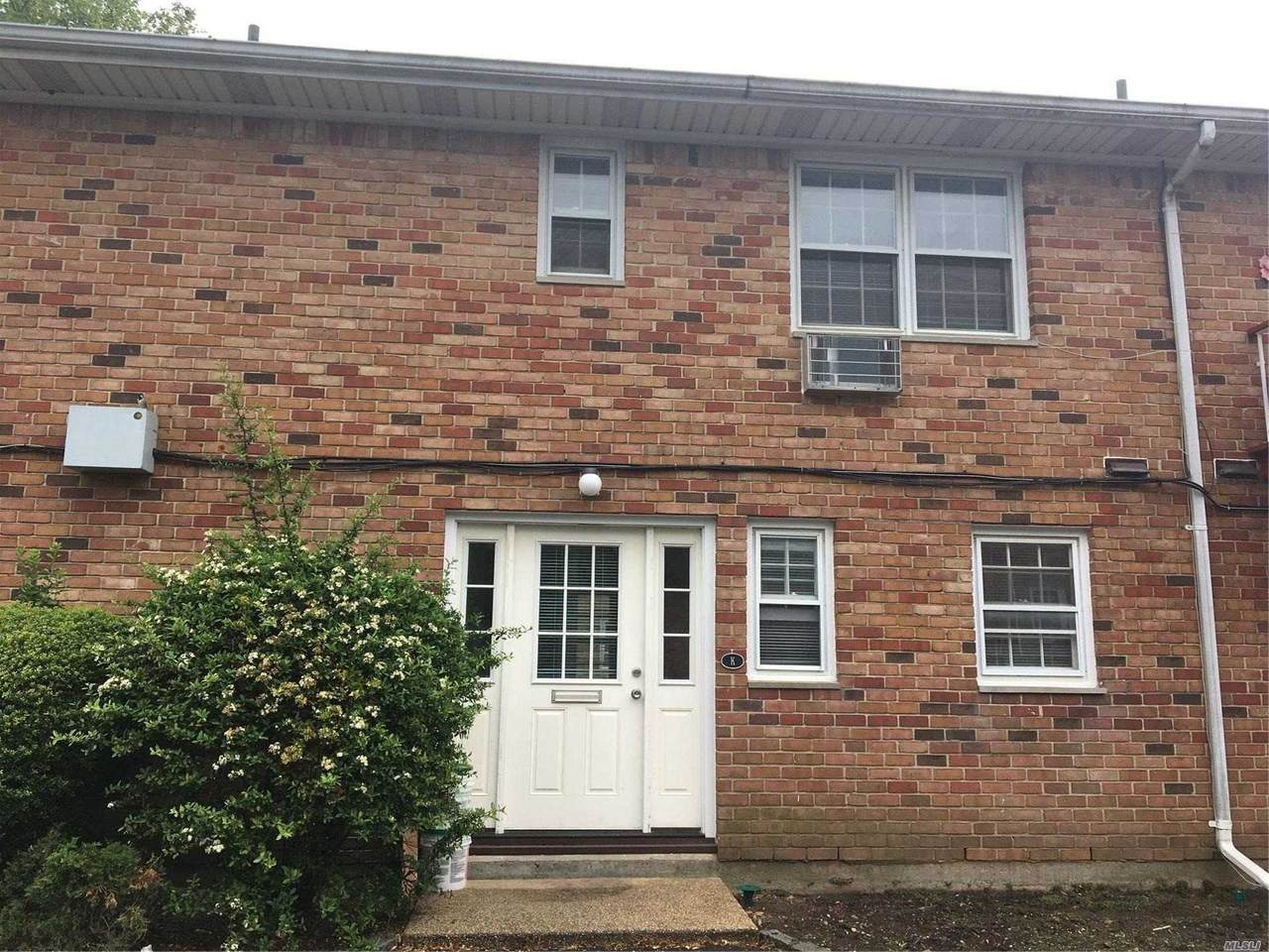 165 Manorhaven Boulevard - Photo 1