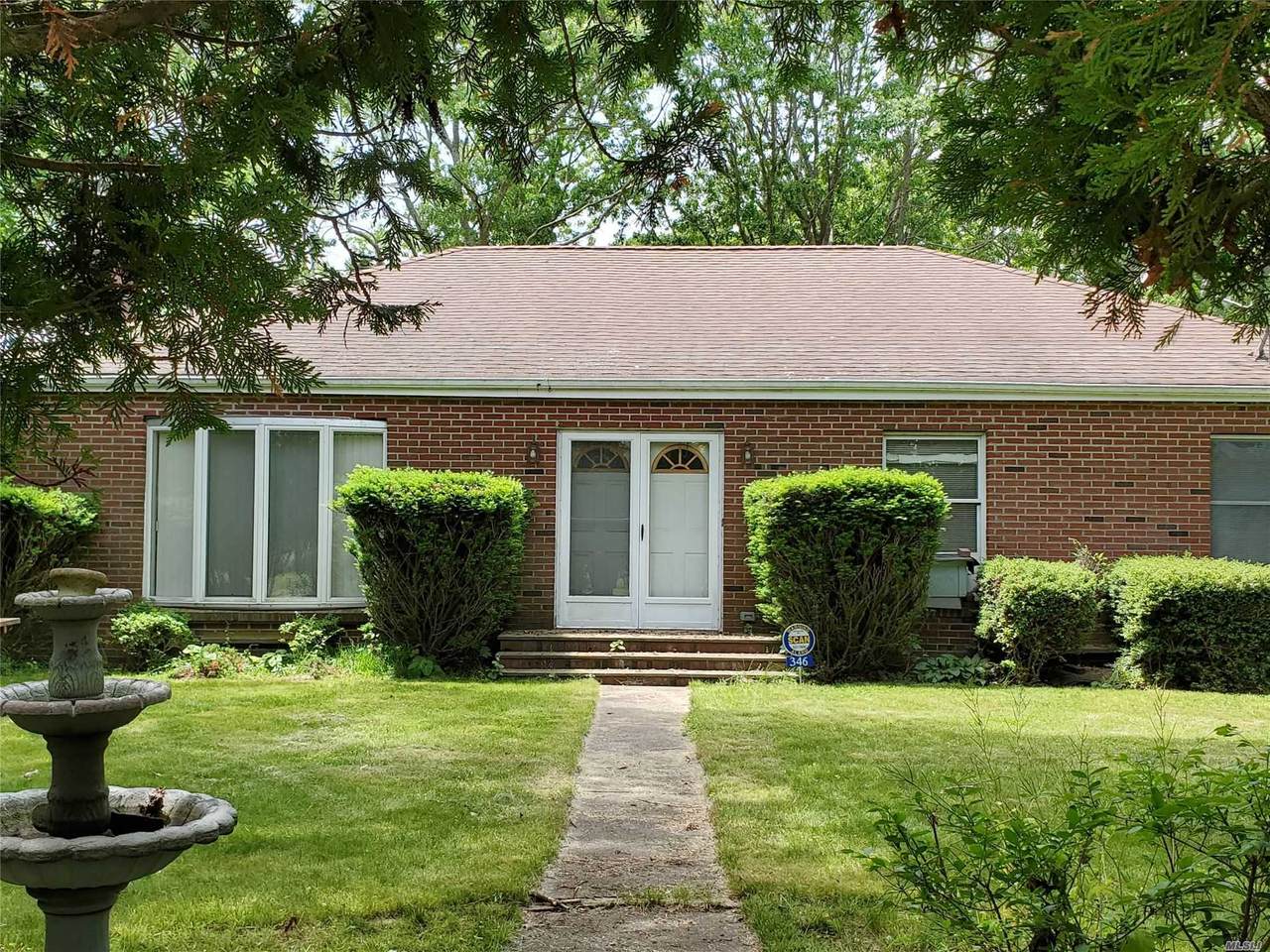 33 Bishops Lane - Photo 1
