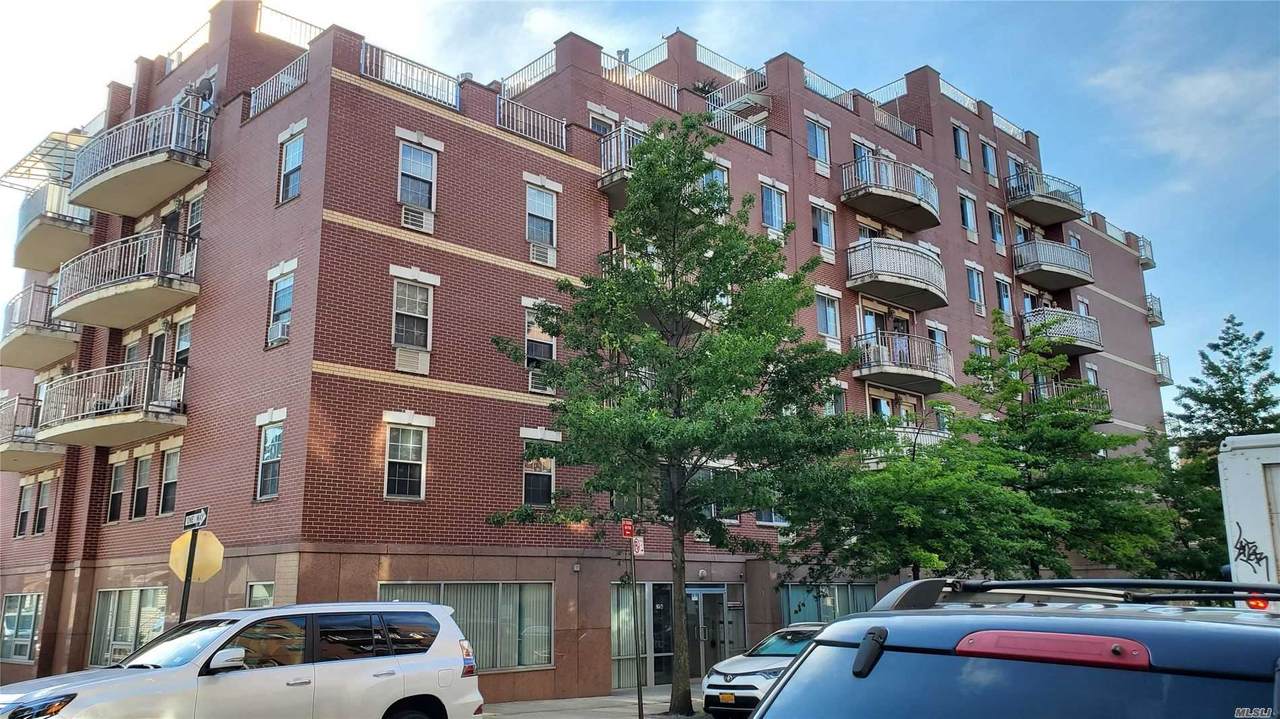 35-06 Leavitt Street - Photo 1