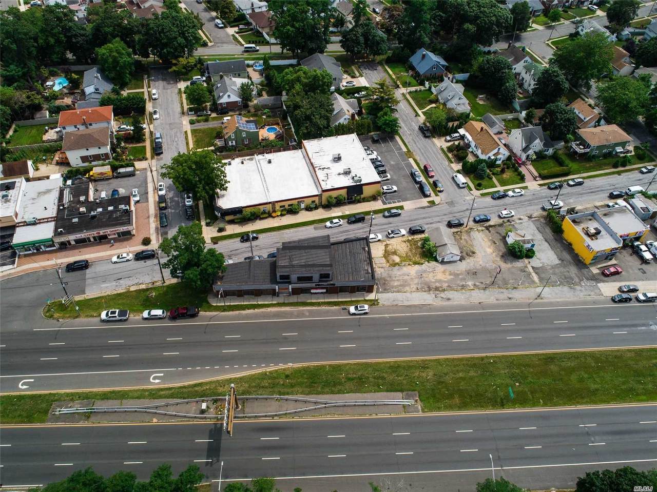 1833 Sunrise Highway - Photo 1