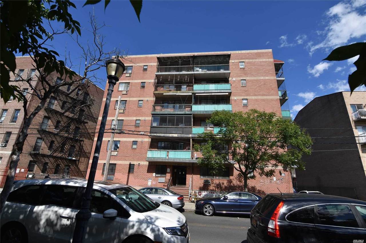 34-45 Leavitt Street - Photo 1