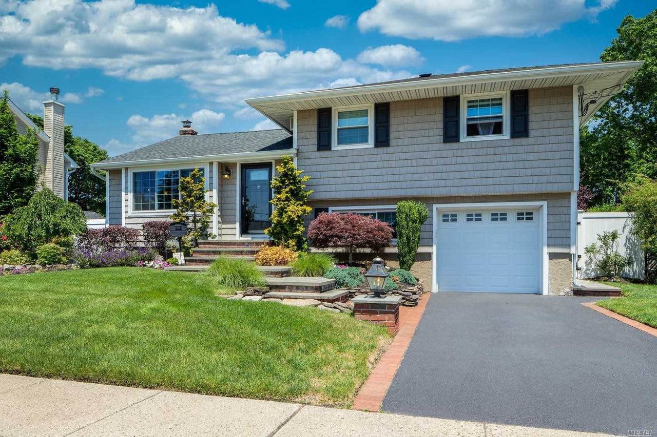 137 Willard Avenue - Photo 1
