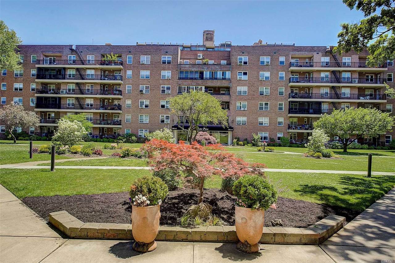 162-21 Powells Cove Boulevard - Photo 1