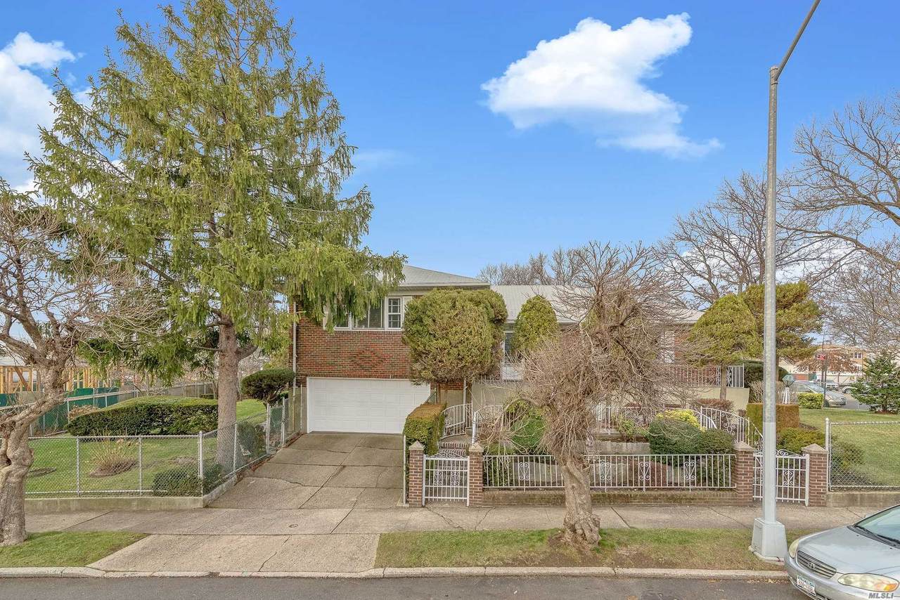 20-40 Francis Lewis Boulevard - Photo 1