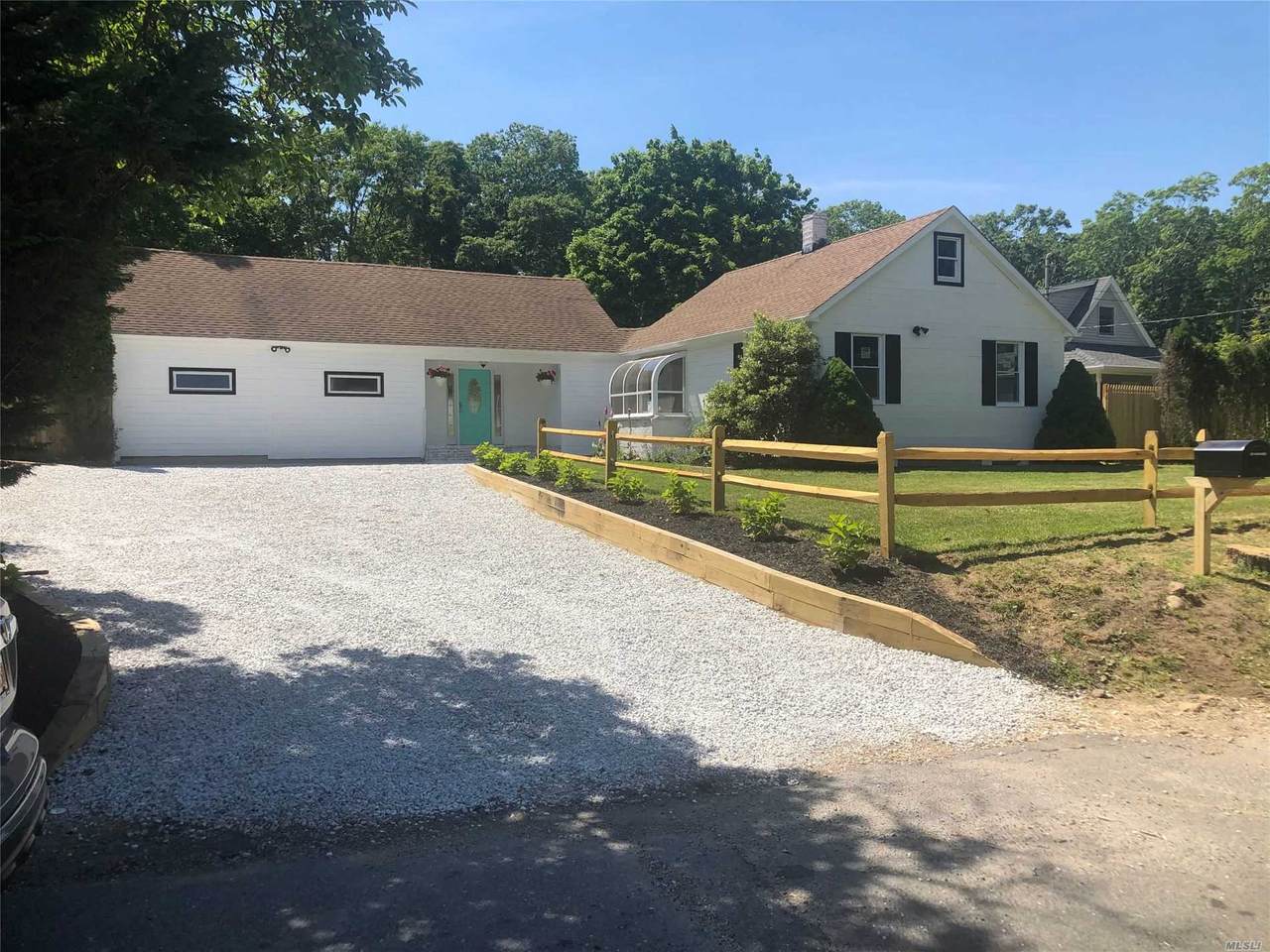 1049 Sea Road - Photo 1