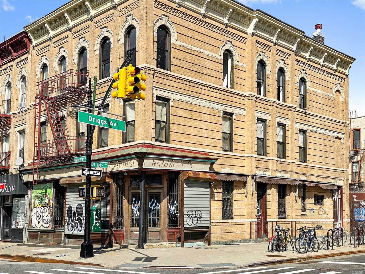 560 Manhattan Avenue - Photo 1