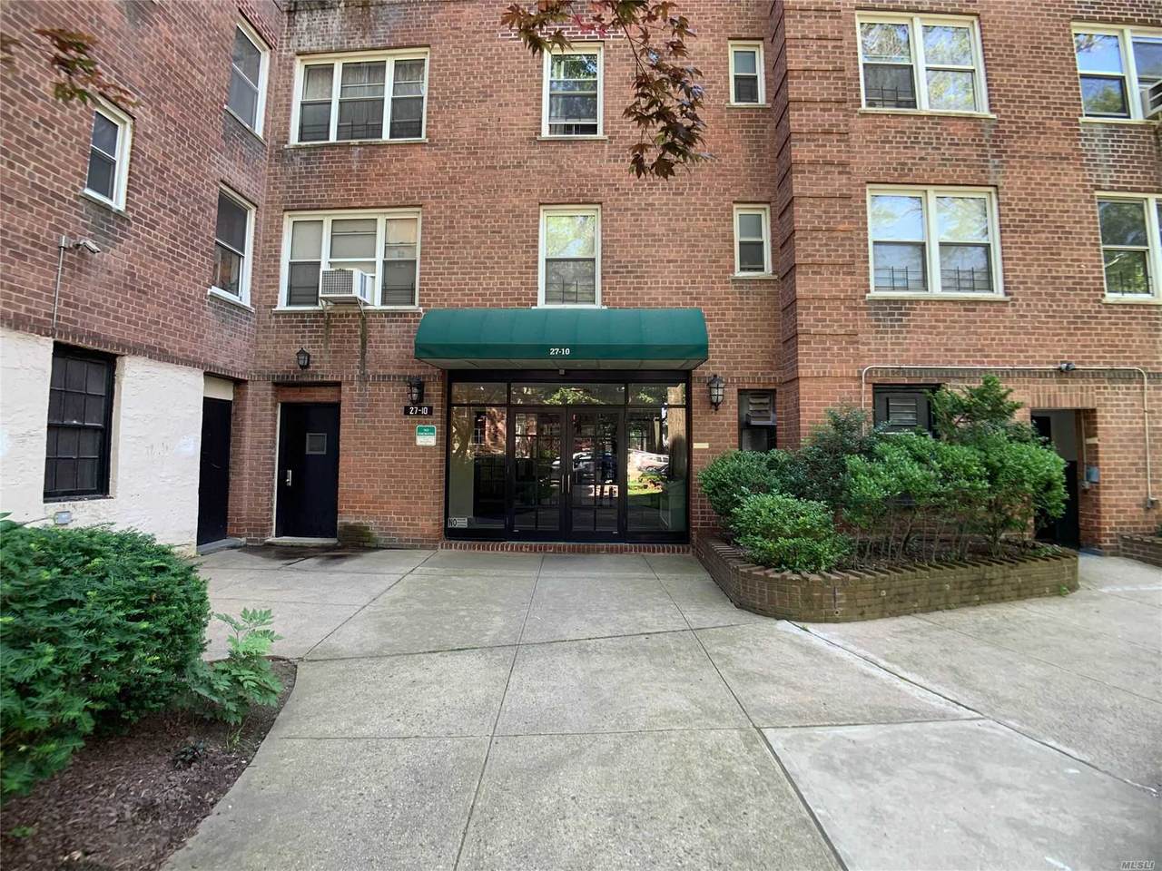 27-10 Parsons Boulevard - Photo 1