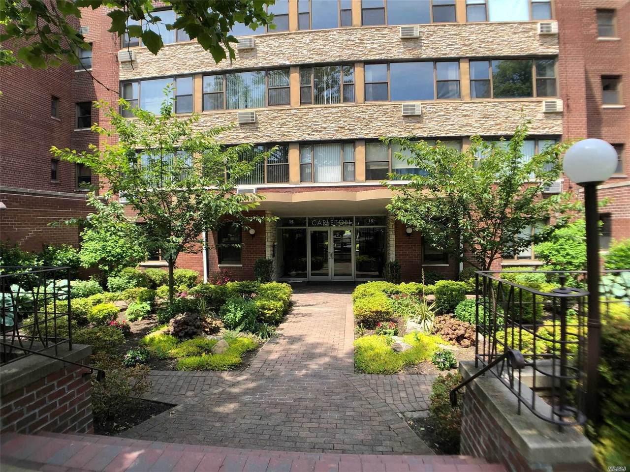 15 Hill Park Avenue - Photo 1