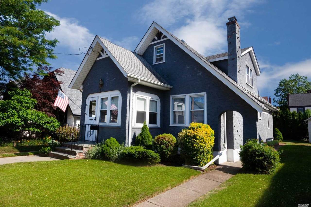 32 Beverly Avenue - Photo 1