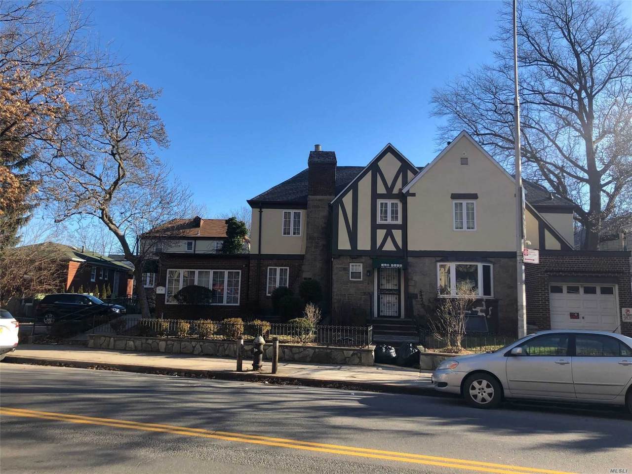 31-25 Union Street - Photo 1