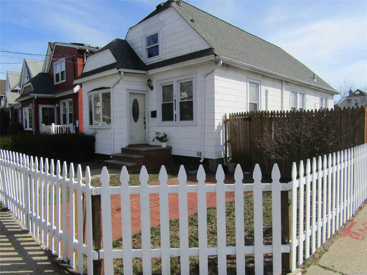 244-10 89th Avenue - Photo 1