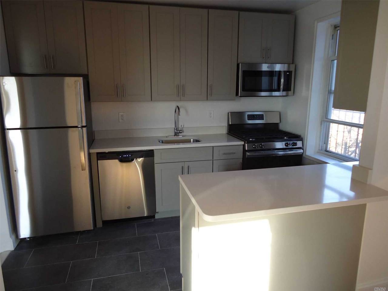 142-35 84 Drive - Photo 1