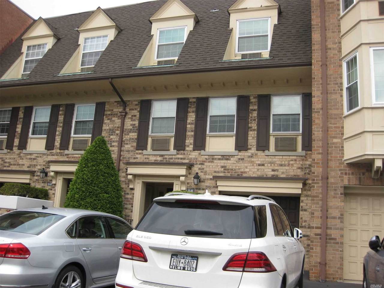 13-05 Estates Lane - Photo 1