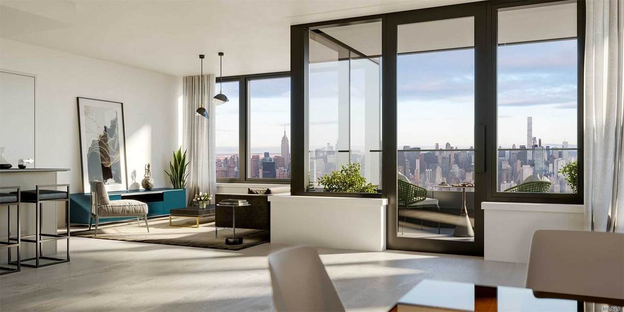 3 Court Square - Photo 1