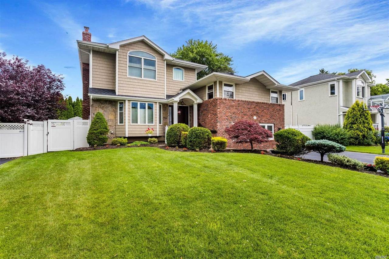 7 Center Drive - Photo 1