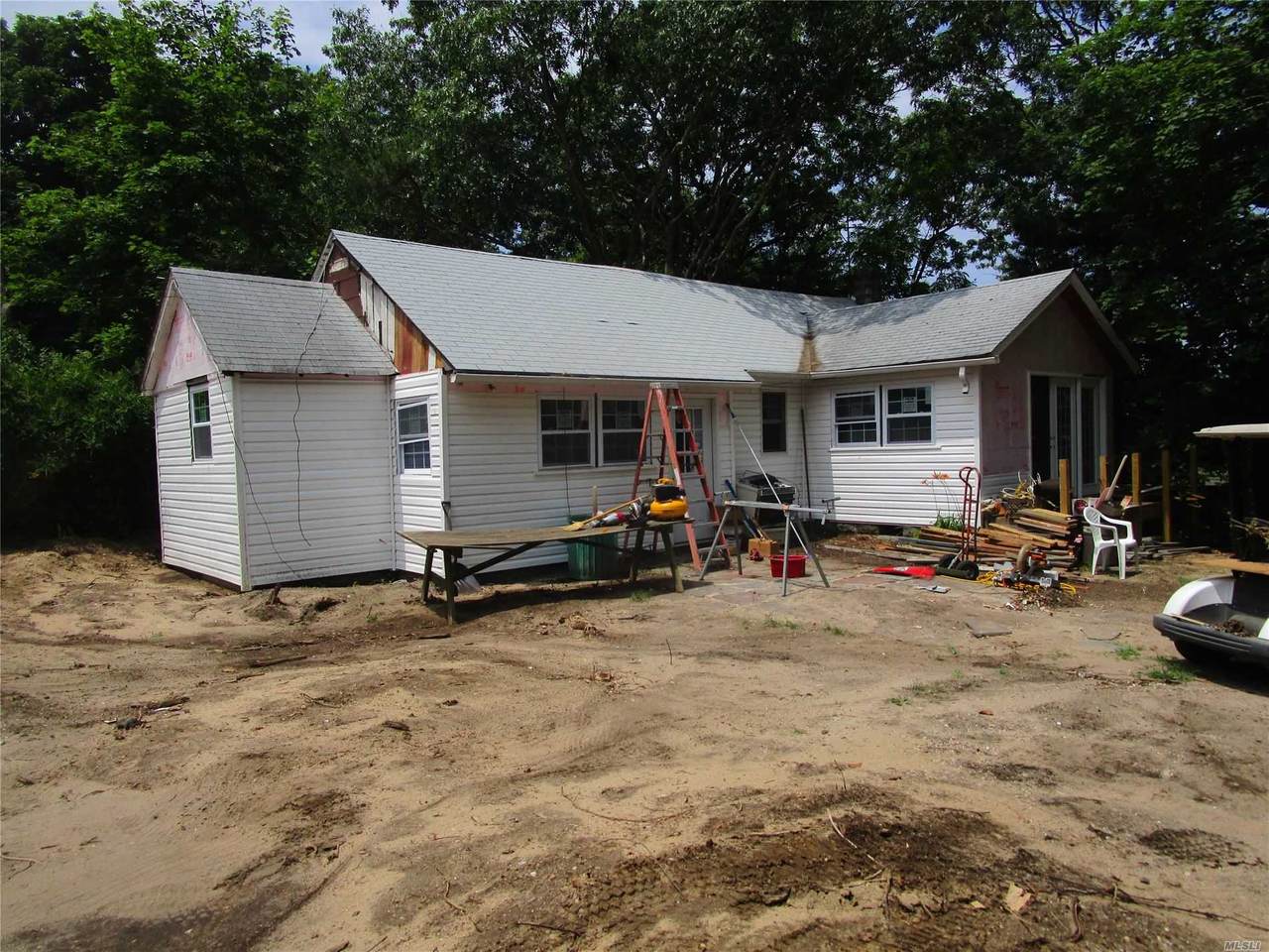 7 Long Island Avenue - Photo 1