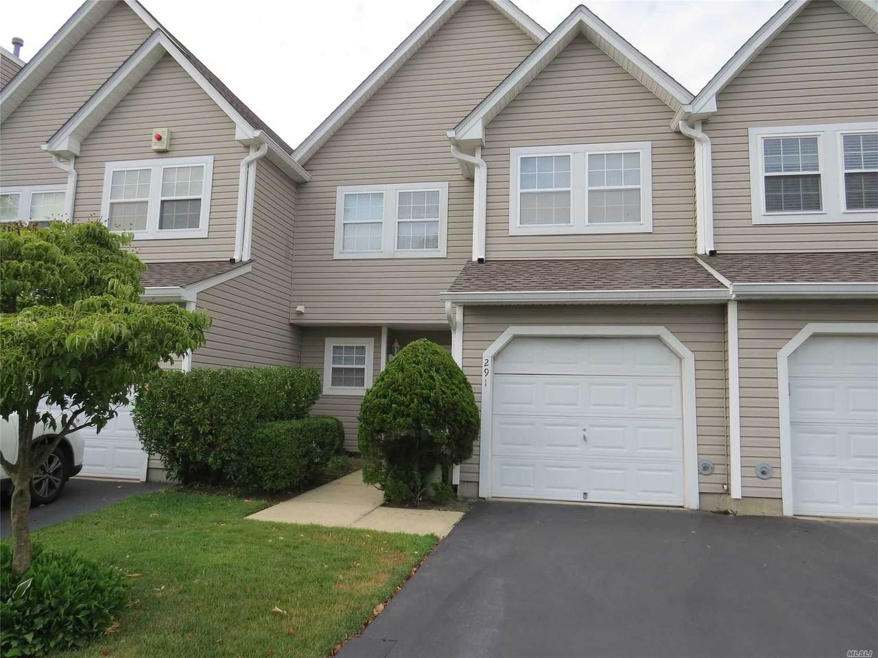 291 Erik Drive - Photo 1