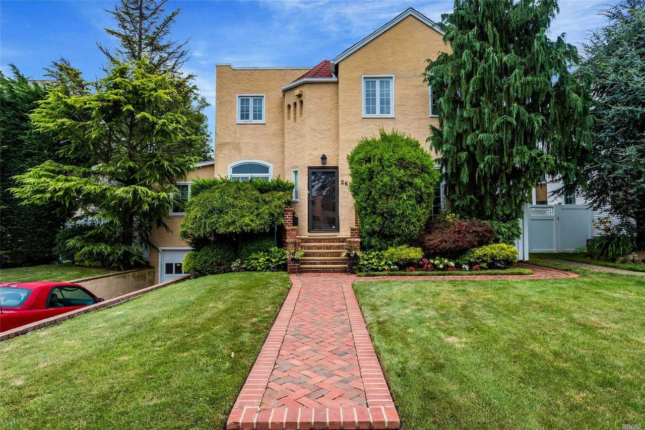 263 Lincoln Boulevard - Photo 1