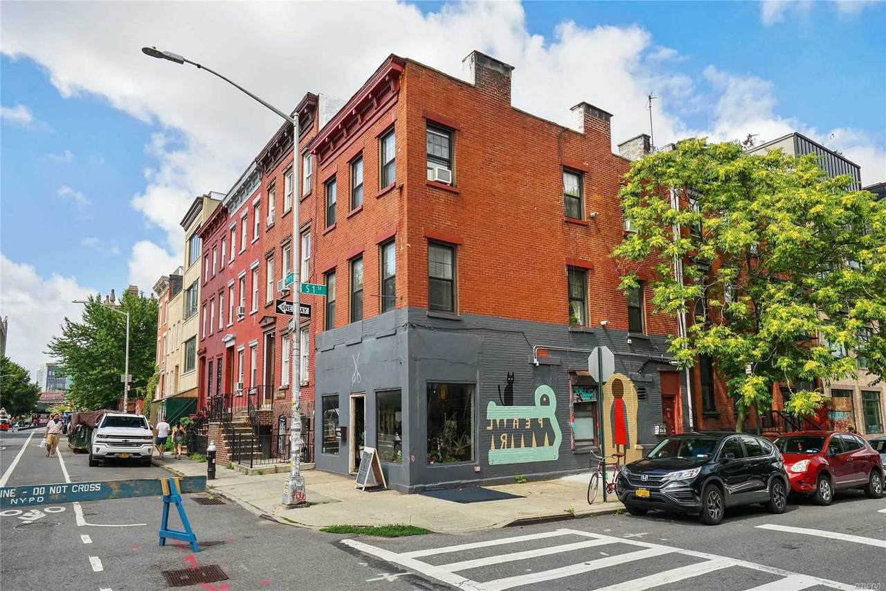 260 Berry Street - Photo 1