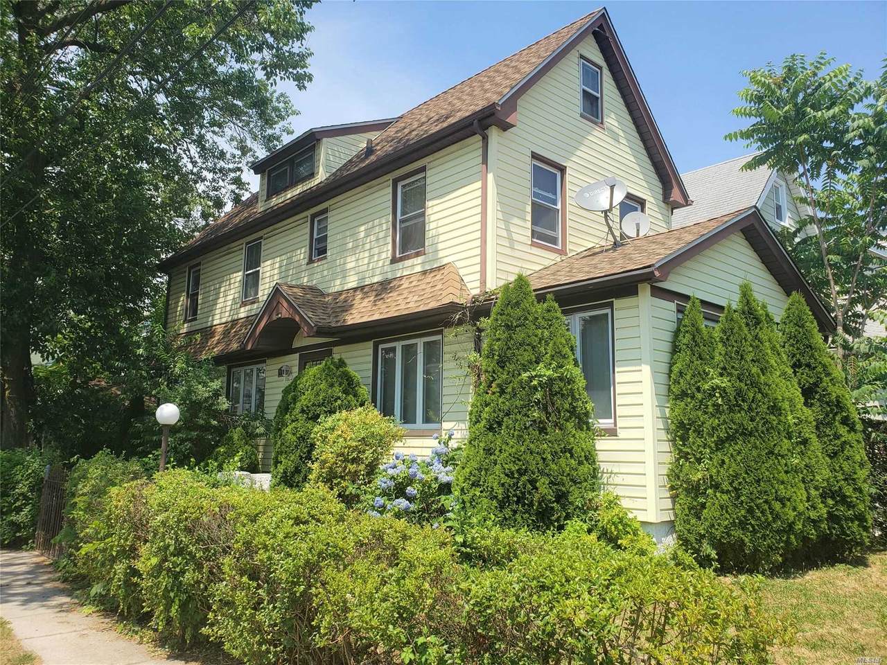 99-27 194th Street - Photo 1