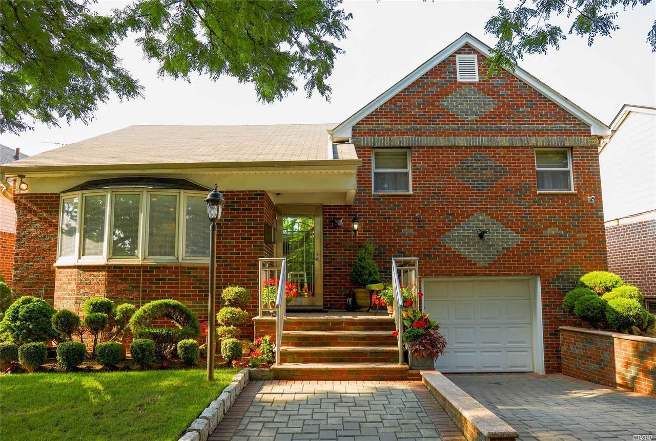 65-15 Cromwell Crescent - Photo 1