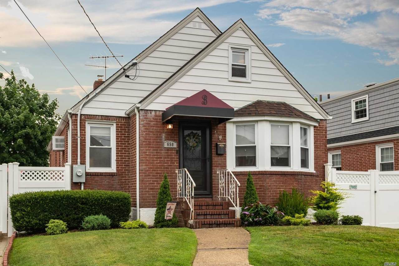 650 Gabriel Avenue - Photo 1