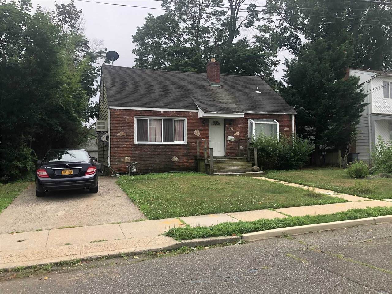 117 Casino Street - Photo 1