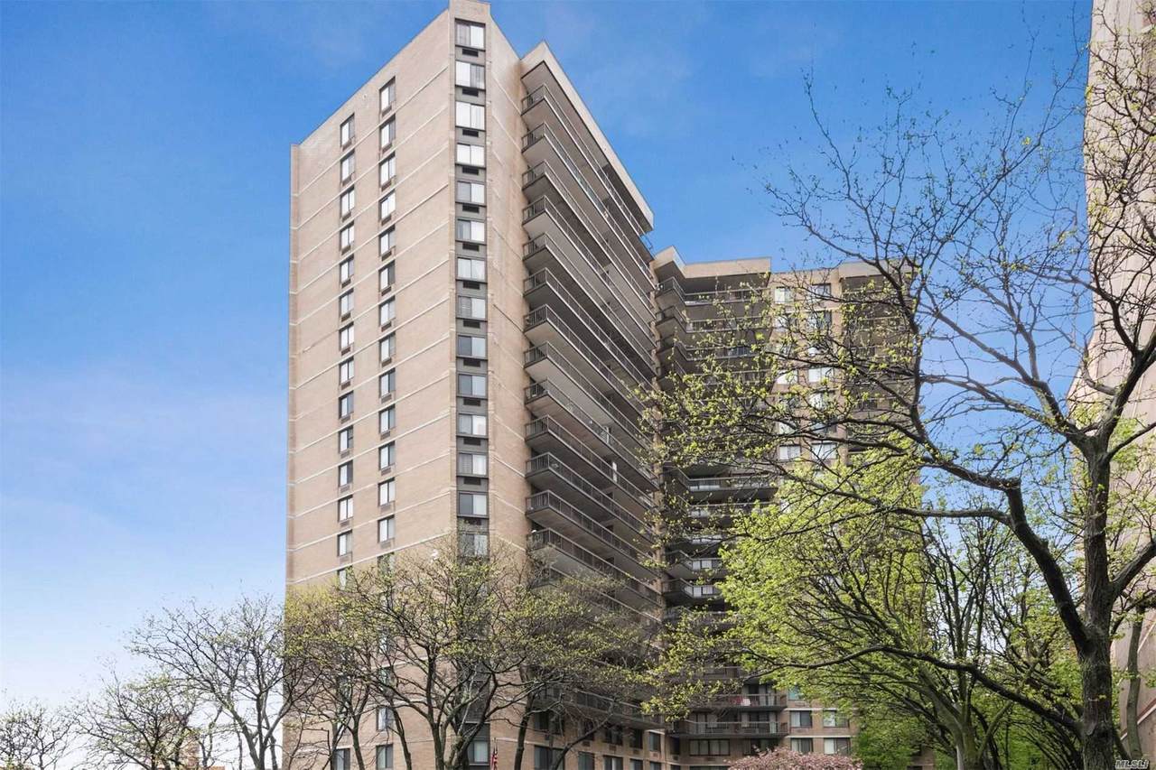 138-35 Elder Avenue - Photo 1