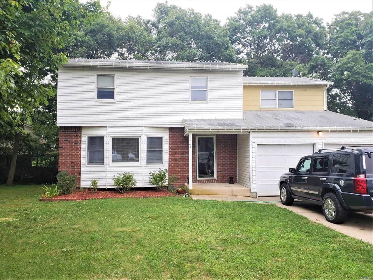 102 Sampson Avenue - Photo 1