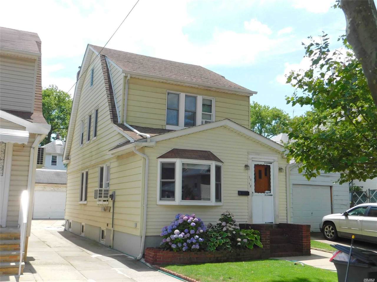 70-12 Manse Street - Photo 1