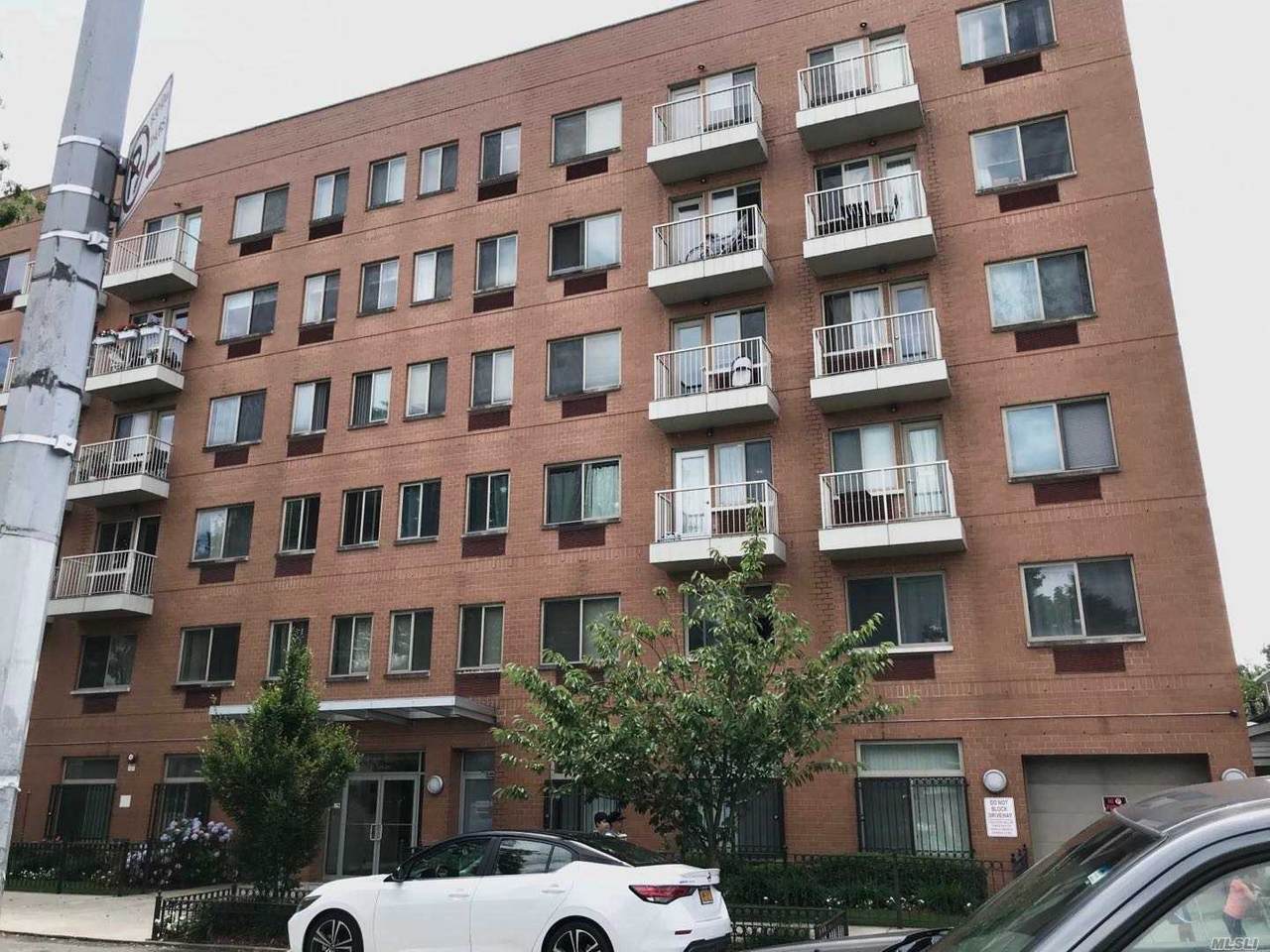 143-20 Hoover Avenue - Photo 1