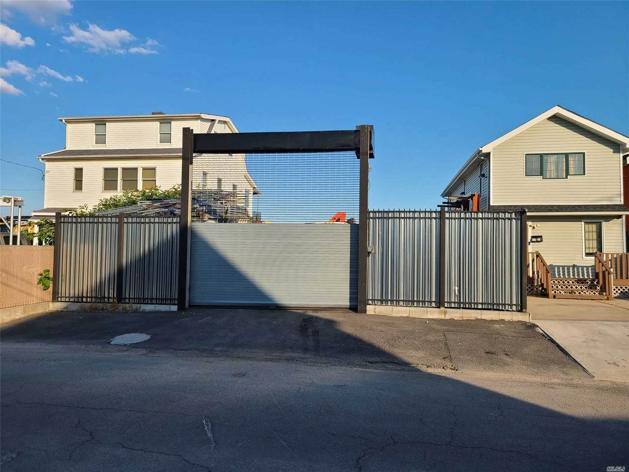 155-83 Bayview Avenue - Photo 1