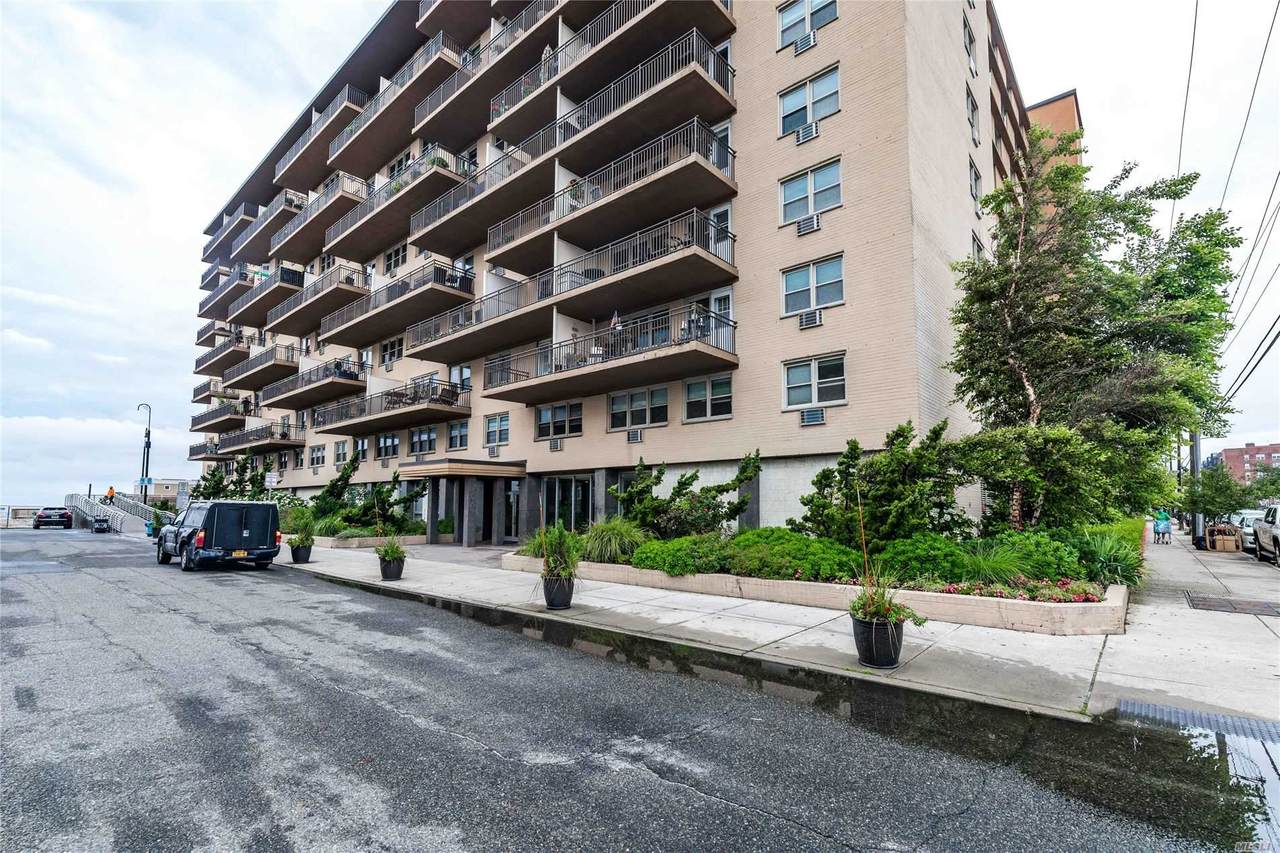 25 Neptune Boulevard - Photo 1